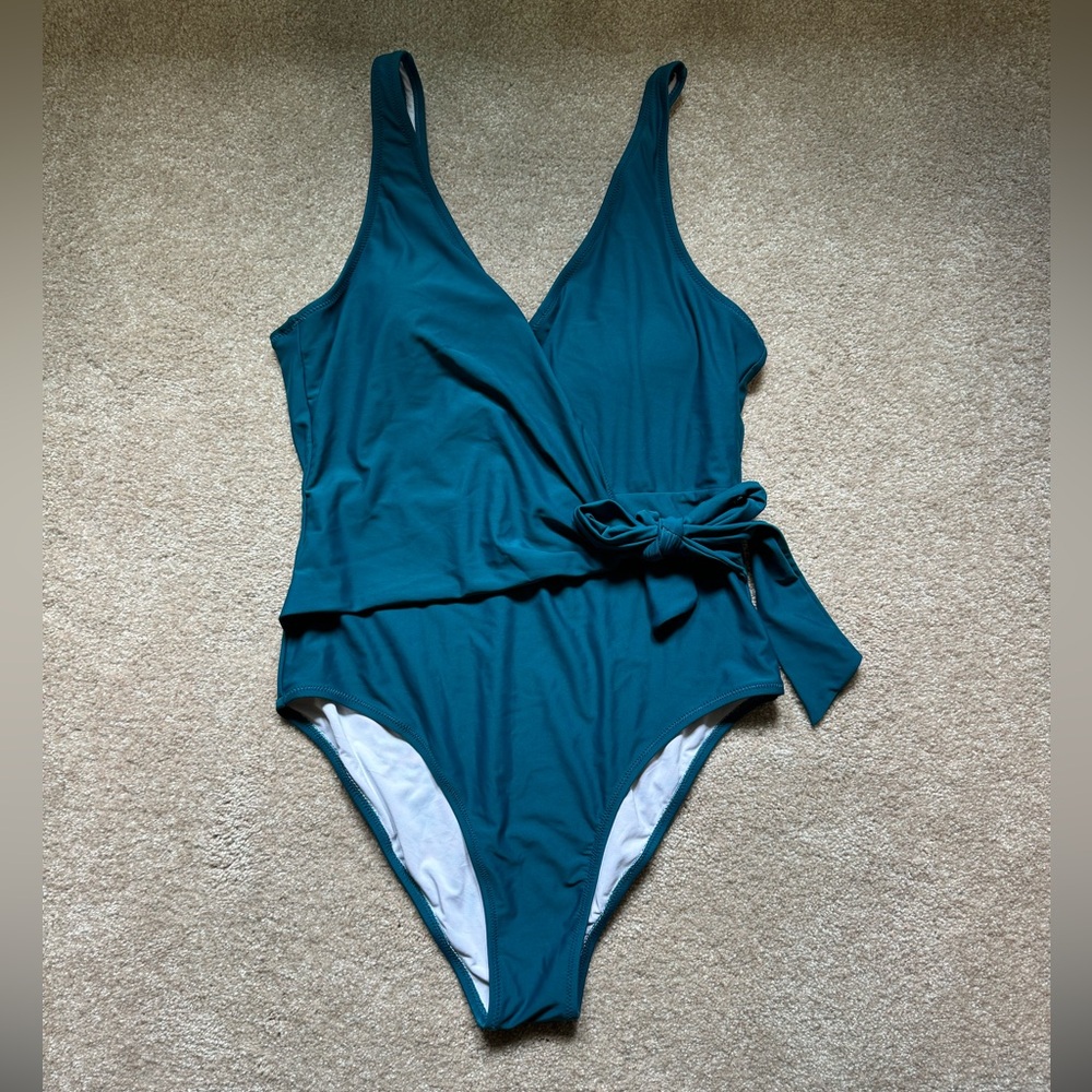 CUPSHE one piece - L - EUC